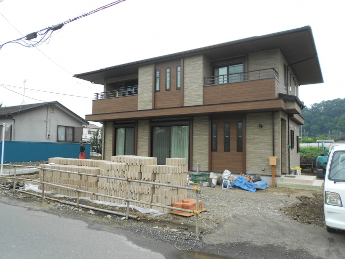 八王子市の新築外構工事着工しました。 東京、神奈川、埼玉エクステリア外構や造園・ガーデニングのことならクローバーガーデン