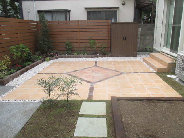 おしゃれなナチュラルシンプルなお庭 施工例 東京 神奈川 埼玉エクステリア外構や造園 ガーデニングのことならクローバーガーデン