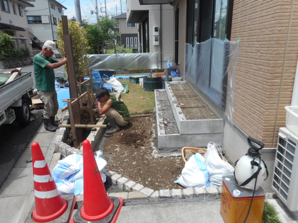 八王子 ガーデン工事 東京 神奈川 埼玉エクステリア外構や造園 ガーデニングのことならクローバーガーデン